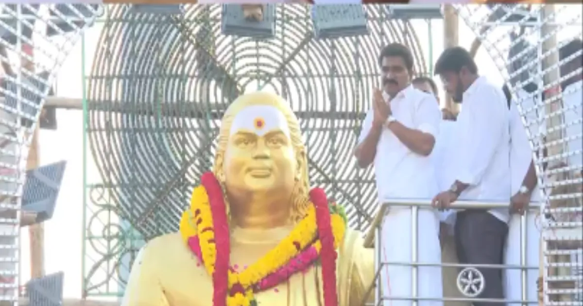 முதல் ஆளாக தேவர் சிலைக்கு மாலை அணிவித்த சிடிஆர் நிர்மல்குமார்... சி.எம்.விஜய் மீது தீராத கோபத்தில் தென் மாவட்ட மக்கள்... காரணம் என்ன?