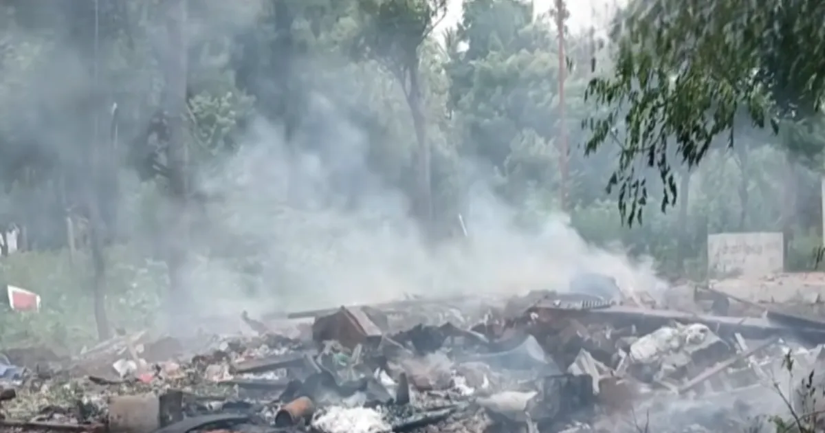 2 கிலோ மீட்டருக்கு குலுங்கிய பூமி... வெடித்துச்சிதறிய நாட்டு வெடிகள்... கும்பகோணத்தில் நடந்தது என்ன?