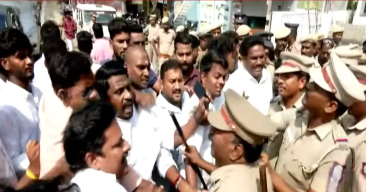 நடுரோட்டில் உடைந்த அதிமுக... கட்சி அலுவலகம் சுற்றிவளைப்பு... பசுபதி Vs சி.வி.சண்முகம் டீம் இடையே மோதல்..!