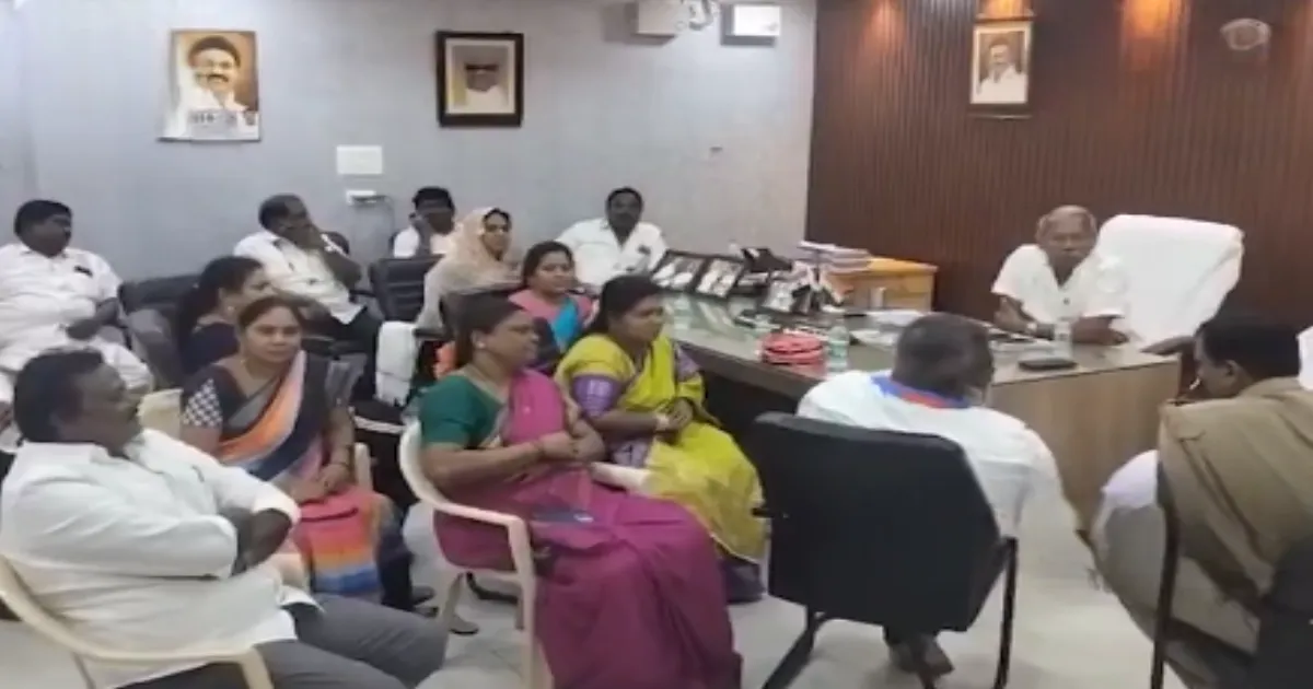 நள்ளிரவு வரை நீடித்த போராட்டம்... 12 மணி நேரமாக சேலம் மேயர் செய்த தரமான சம்பவம்... மாநகராட்சி அலுவலகத்தில் நடந்தது என்ன?