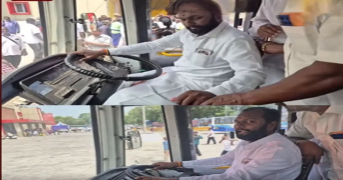 “உசுரு பயத்தை காட்டிட்டாங்க பரமா...” - பயணிகளை நடு நடுங்க விட்ட தவெக எம்.எல்.ஏ... அரசு பேருந்தில் அட்ராசிட்டி...!