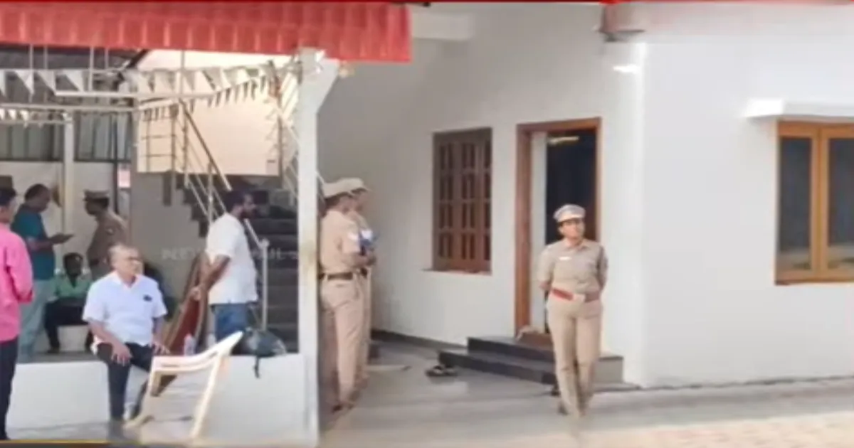 #BREAKING சேலத்தில் பேரதிர்ச்சி... நகைப்பட்டறையில் 600 கிலோ வெள்ளி கொள்ளை... ஒட்டுமொத்த மதிப்பு மட்டும் இத்தனை கோடியா?