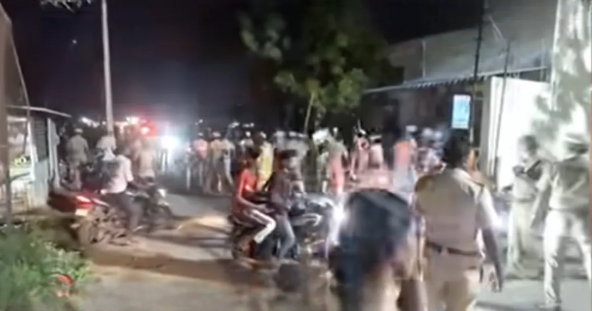 நள்ளிரவில் திக்... திக்...!! - ஆபாச பேச்சு, அடிதடி, தடியடி... கலவரபூமியான சிவகாசி... நடந்தது என்ன?
