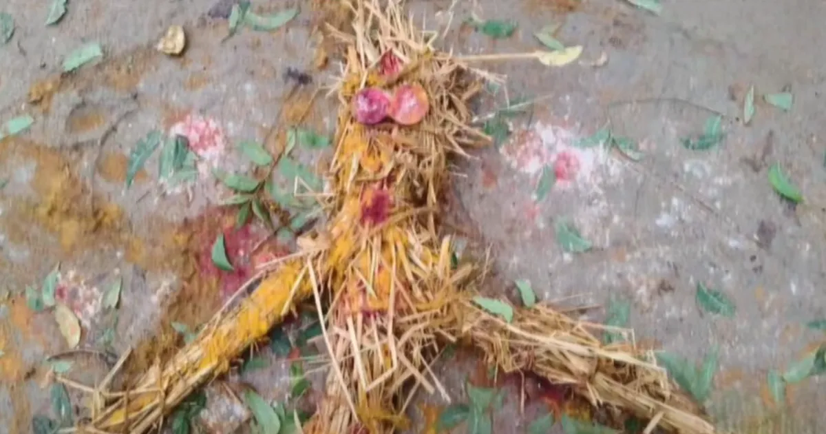 அரசு பள்ளியில் சூனிய பொம்மை வைத்து மாந்திரீகம்... பெற்றோர்கள், மாணவர்கள் அச்சம்...!