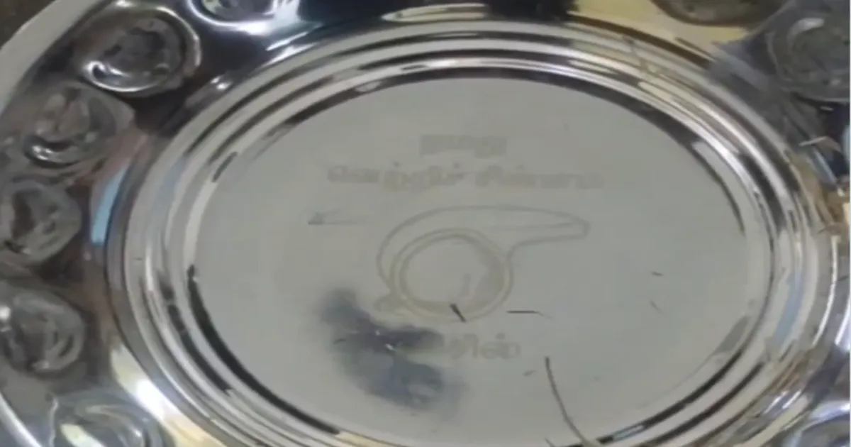 மூட்டை, மூட்டையாய் விசில் சின்னம் பொறிக்கப்பட்ட தட்டுகள் பறிமுதல்... அடுத்தடுத்து தொக்காய் சிக்கும்  தவெக...!