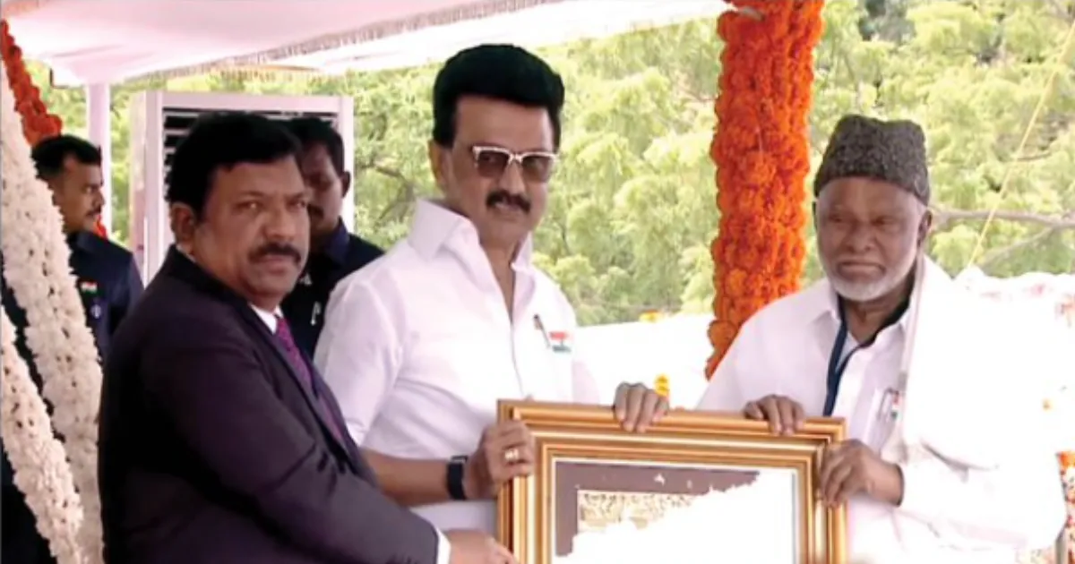 சுதந்திர தின விழாவில் தமிழக அரசு விருதுகளை வழங்கிய முதலமைச்சர்.. யார் யாருக்கு என்னென்ன விருதுகள்..?