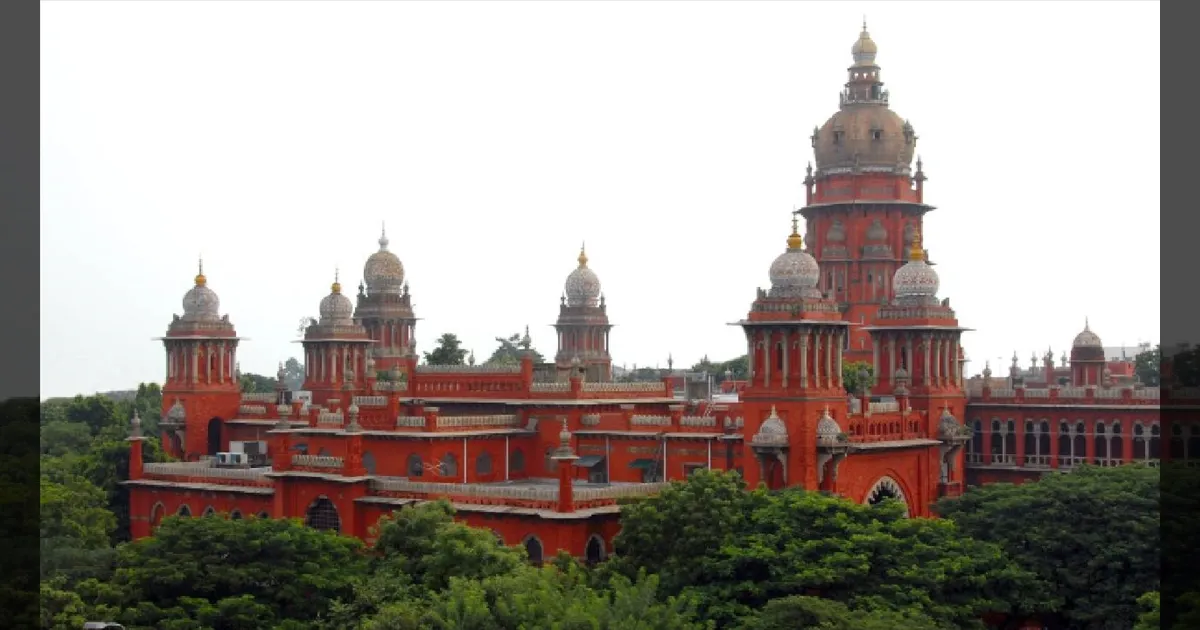 புராதன கோவில்களில் இனி ஒரு செங்கல் கூட வைக்க முடியாது!  ஆணையம் அமைக்க தாமதம் செய்த அரசுக்கு உயர் நீதிமன்றம் தடை!