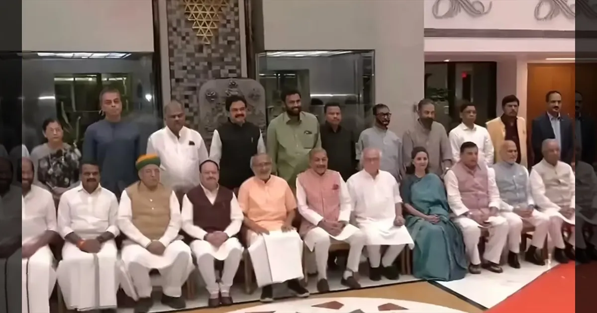லட்சுமண ரேகையை தாண்டாதீர்கள்!! எம்பிக்களுக்கு சி.பி.ராதாகிருஷ்ணன் வேண்டுகோள்!