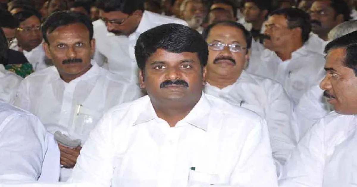 பத்திரிகைகளின் யூகங்களுக்கு பதிலளிக்க முடியாது! 3-வது நாளாக ஆதரவாளர்களுடன் சி.விஜயபாஸ்கர் ஆலோசனை!