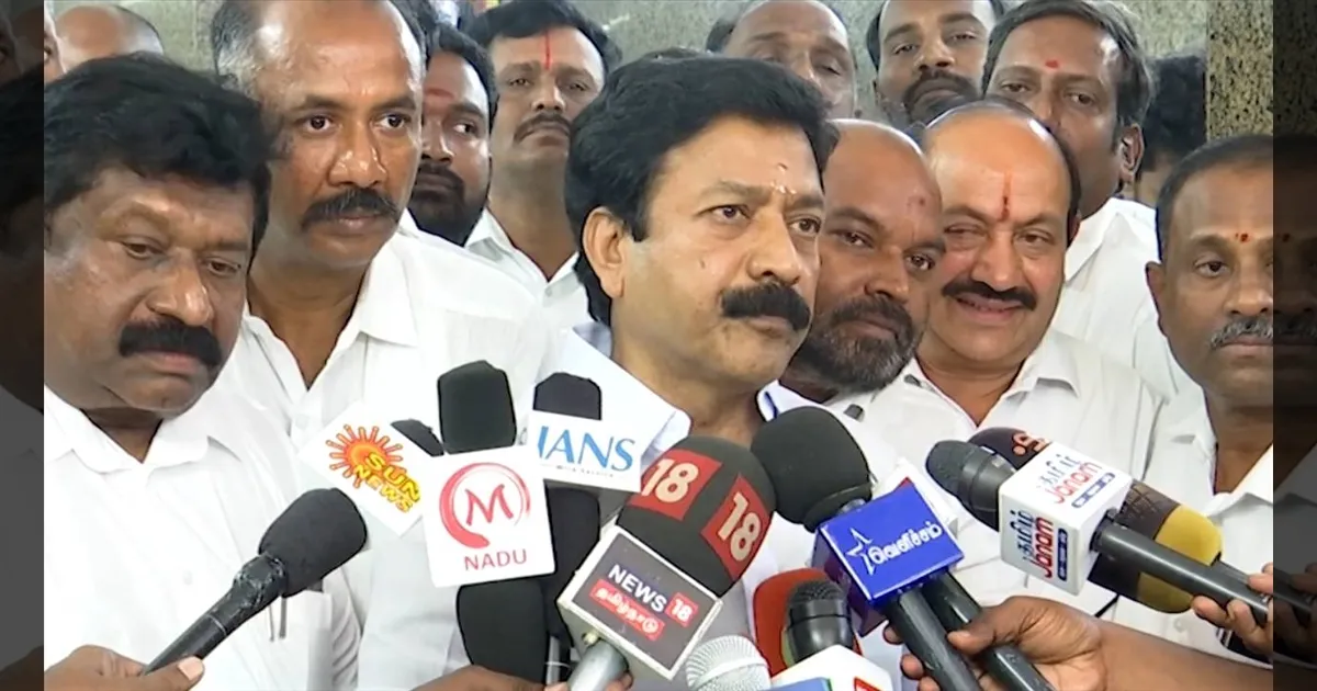 பிடித்த சனி விட்டுவிட்டது.. அதிமுகவுக்கு இன்றுதான் தீபாவளி! ஓபிஎஸ்-ஐ கடுமையாக சாடிய சி.வி. சண்முகம்!