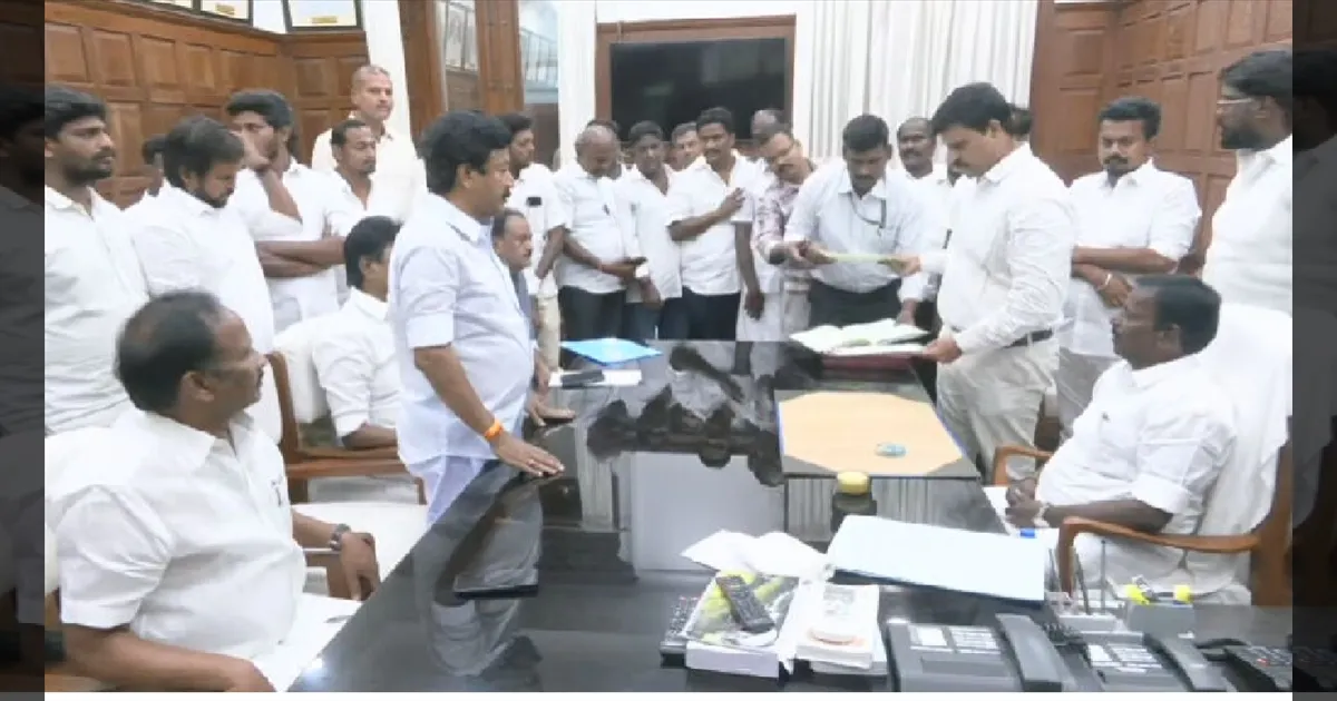 சட்டப்பேரவையில் பதவியேற்காத சி.வி.சண்முகம்! சபாநாயகர் அறையில் ரகசிய பதவியேற்பு!