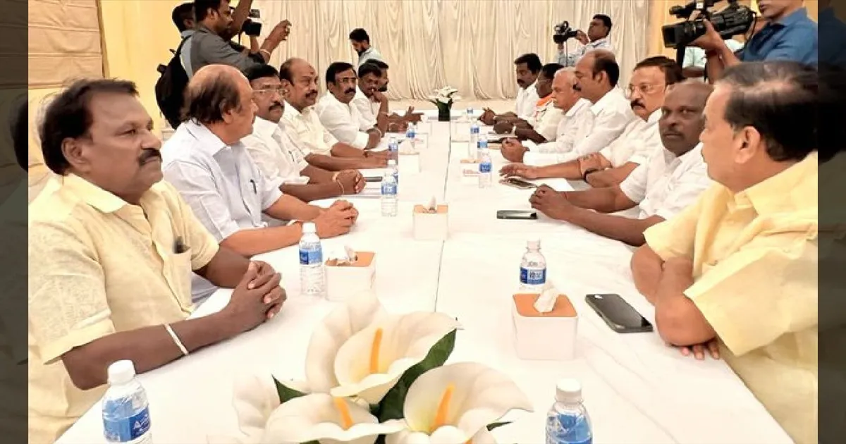 புதுச்சேரியில் தொகுதி பங்கீடு மல்லுக்கட்டு! திமுக, காங்கிரஸ் குழுக்கள் நேரடி பேச்சுவார்த்தை!