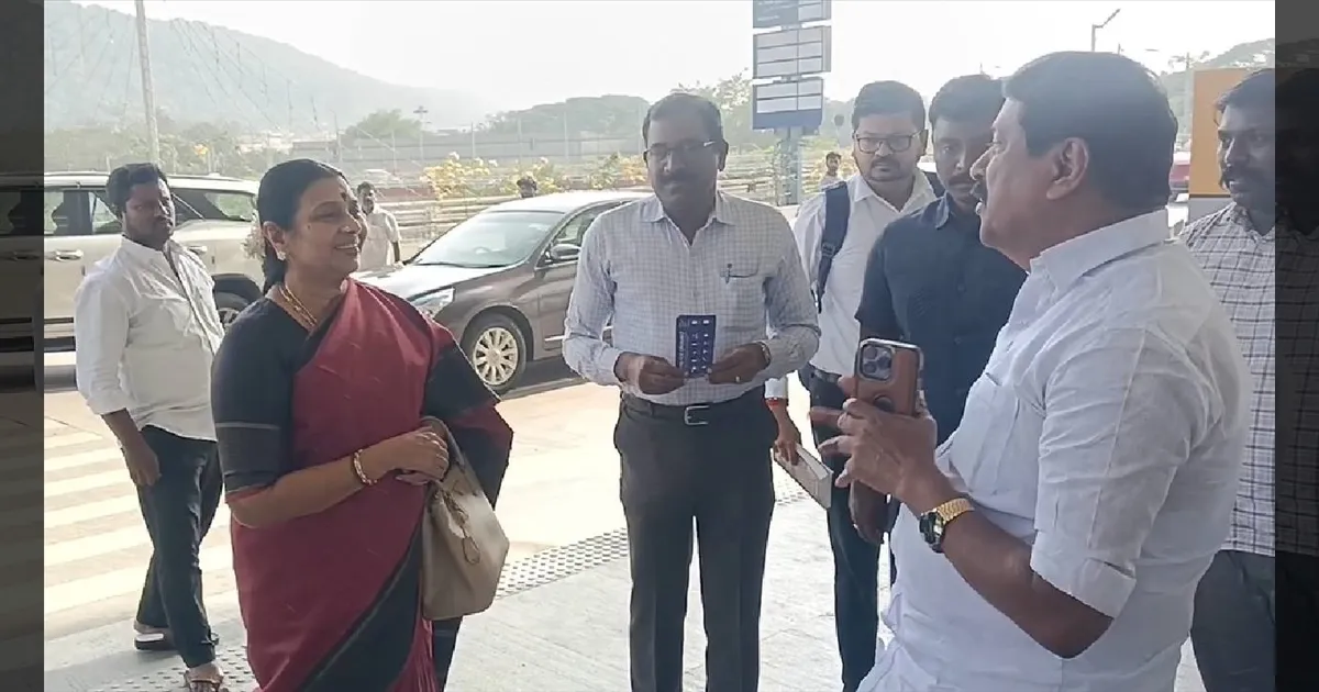 அரசியல் நாகரிகம்! - விமான நிலையத்தில் துர்க்கா ஸ்டாலினை சந்தித்த நயினார் நாகேந்திரன்