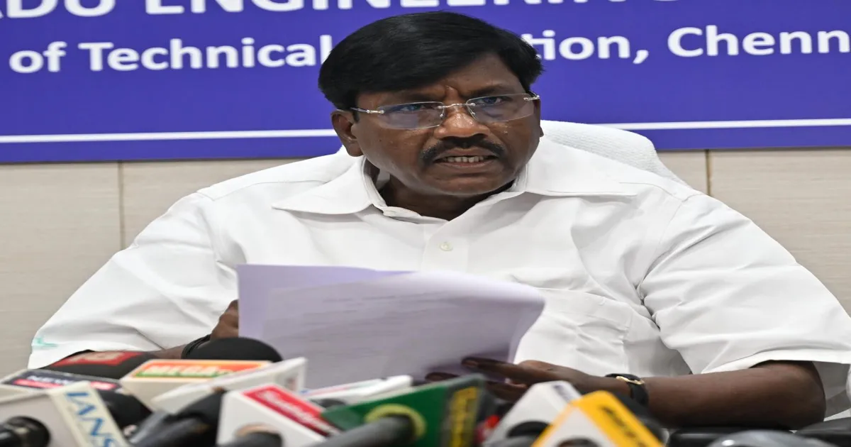 திமுக, அதிமுக அகம்பாவம் அழிச்சி போச்சி... உச்சக்கட்ட கொக்கரிப்பில் உயர் கல்வித்துறை அமைச்சர்...!