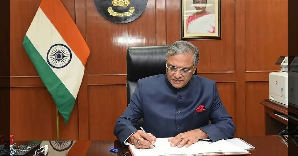 நாடாளுமன்றத்தில் அதிரடி! தலைமைத் தேர்தல் ஆணையர் ஞானேஷ்குமாருக்கு எதிராக பதவி நீக்க தீர்மானம்!