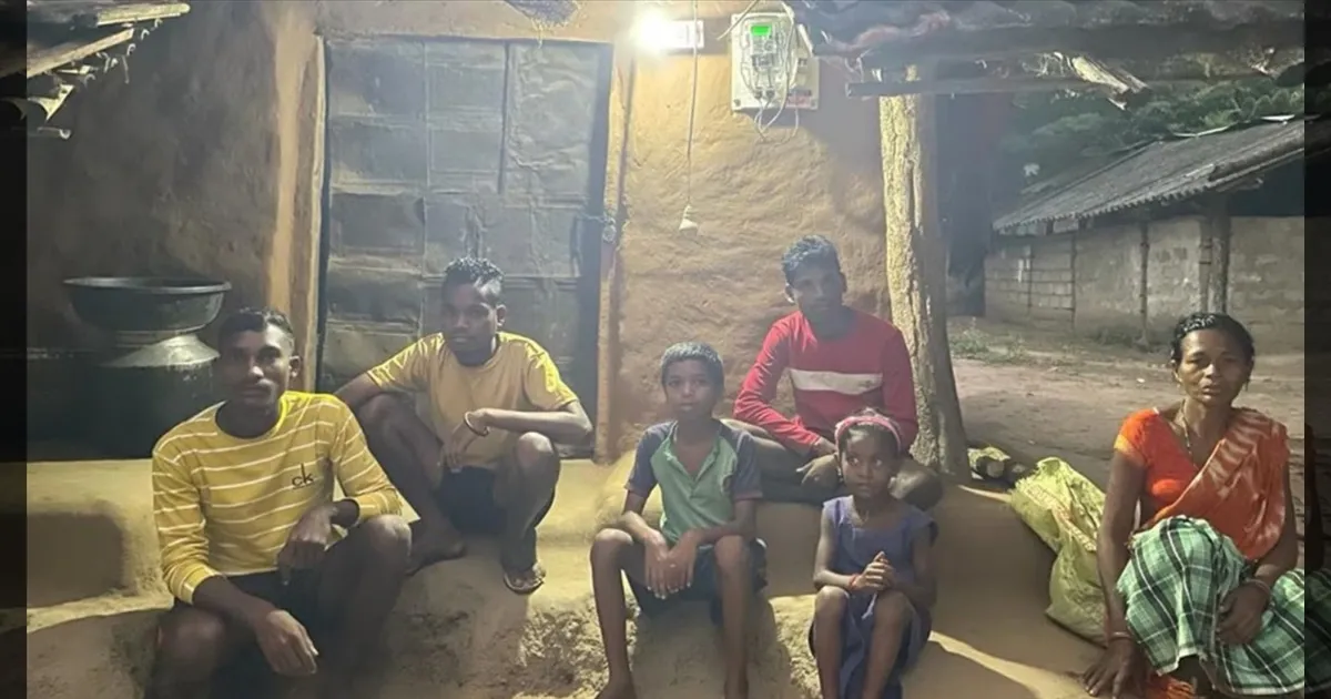 நக்சல் ஒழிப்புக்கு கைமேல் பலன்!! முதல்முறை கிடைத்தது மின்சாரம்!! மகிழ்ச்சியில் சத்தீஸ்கர் மாநில மக்கள்!