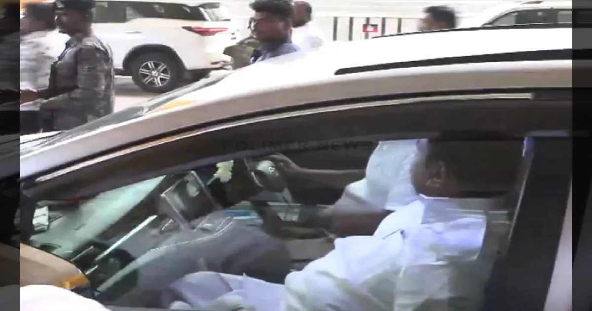 அமித் ஷாவுடன் 'மெகா' டீல்... டெல்லி பயணத்தை முடித்துக்கொண்டு சென்னை திரும்பினார் எடப்பாடி பழனிசாமி!