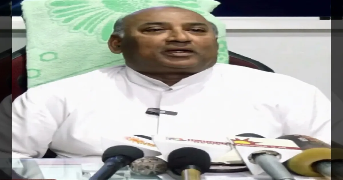 பாஜக-வை எதிர்க்காதவர் எப்படி மக்களைக் காப்பார்? விஜய்யை விளாசிய அருட்தந்தை சார்லஸ் குமார்!