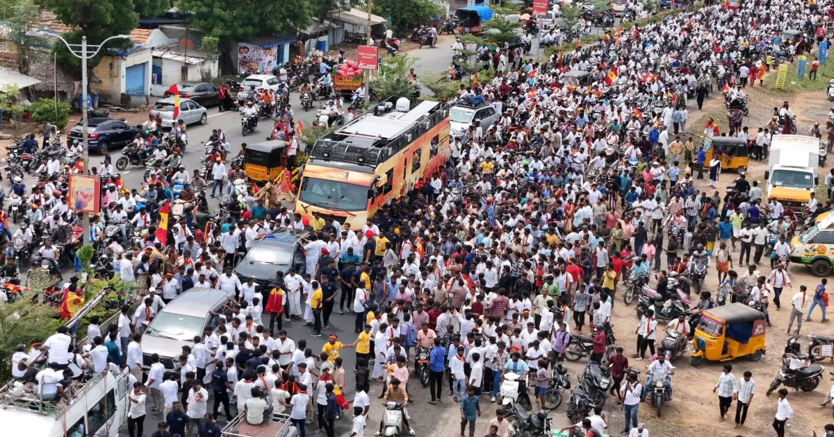 செக் வைத்த போலீஸ்... உடைத்தெறிந்த விஜய்... திருச்சியை அதிர விட்ட தரமான சம்பவங்கள்...!
