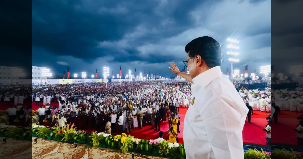 எந்த கொம்பனாலும் திமுகவை தொட்டுக்கூட பார்க்க முடியாது.. முப்பெரும் விழாவில் முதல்வர் ஸ்டாலின் சூளுரை..!!