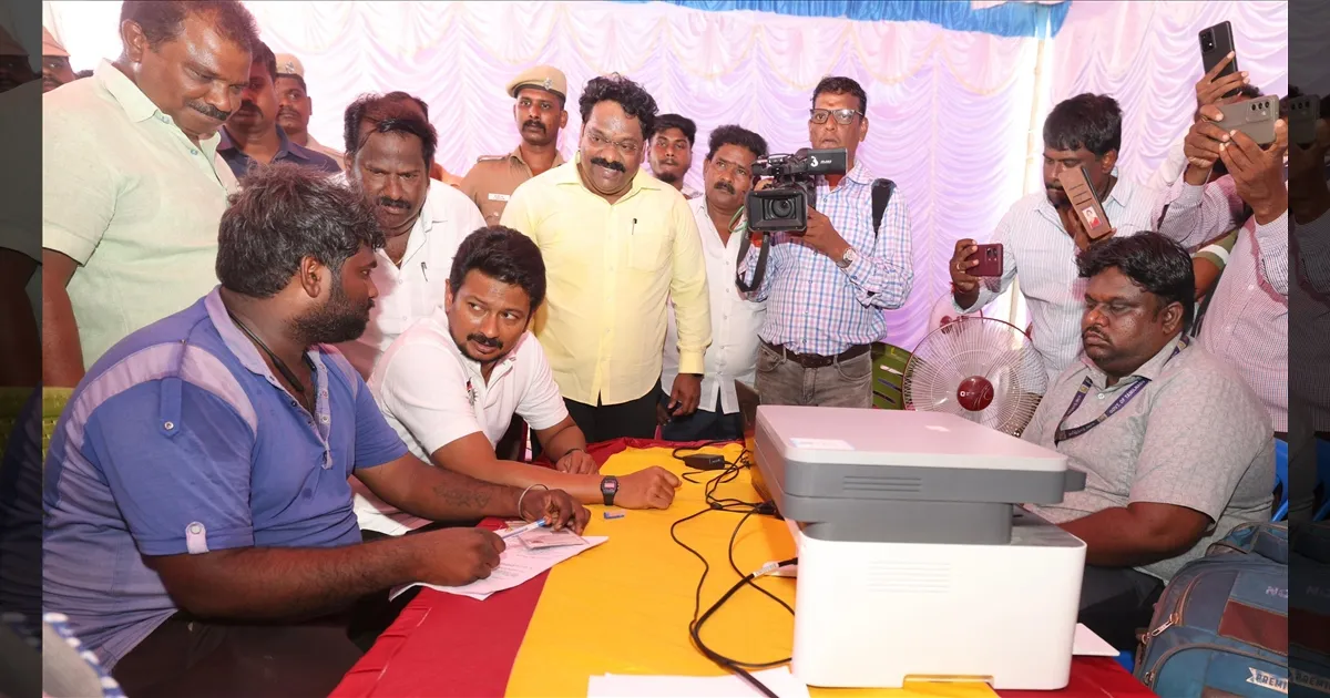எல்லா வேலையும் கரெக்ட்டா நடக்குதா..?? ‘உங்களுடன் ஸ்டாலின்’ முகாமில் துணை முதல்வர்..!!