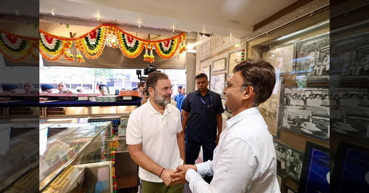 அடடா..!! கல்யாணம் பற்றி எழுந்த பேச்சு..!! உடனே வெட்கப்பட்டு தலைகுனிந்த ராகுல் காந்தி..!!
