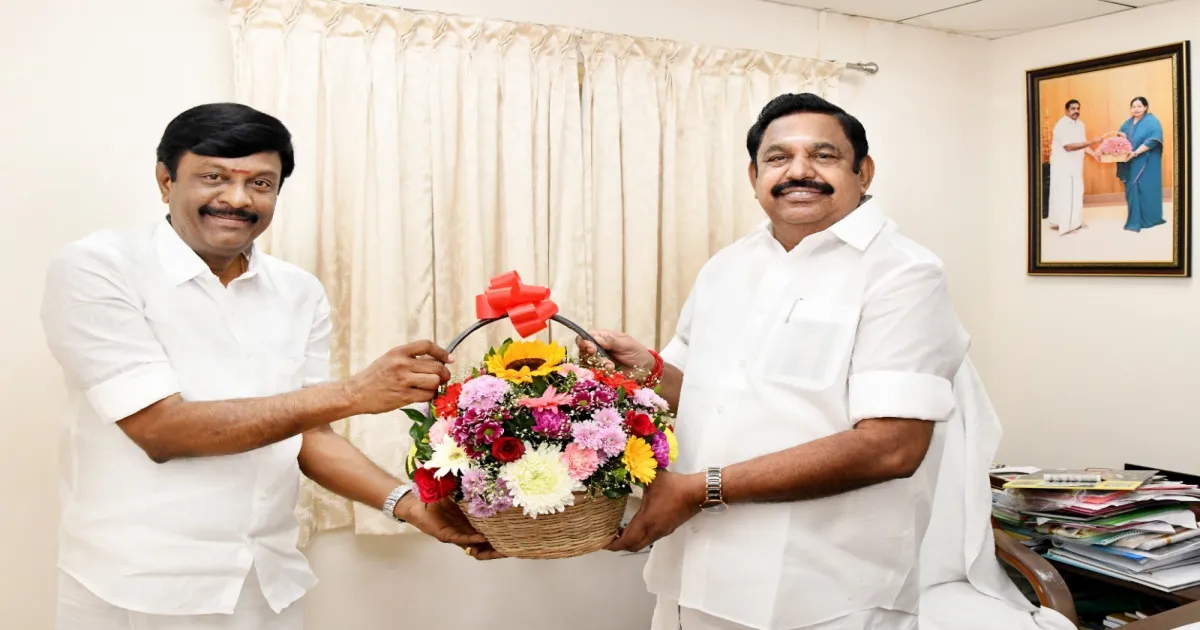 திமுக + தவெக ஷாக்...!!  - அதிமுகவில் இணைந்த செங்கோட்டையன் அண்ணன் மகன்... அறிவாலயம் கோட்டையிலேயே ஓட்டையைப் போட்ட இபிஎஸ்...!