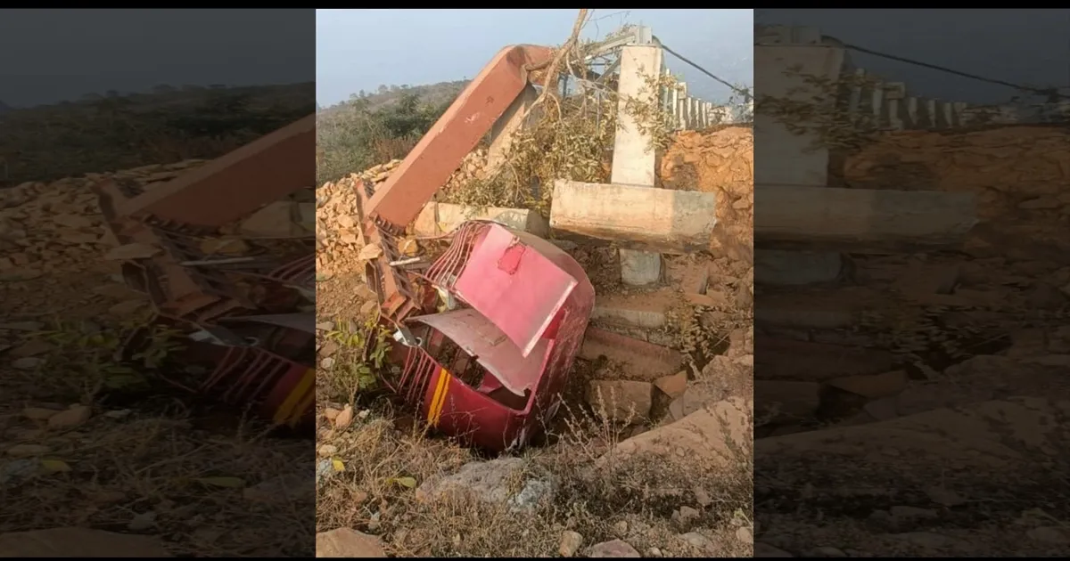 ஷாக்கிங் வீடியோ...!! - சீட்டுக்கட்டு போல் சரிந்த தூண்கள்... பீகார் மற்றொரு துயரம்... முதல்வர் நிதிஷ் குமாருக்கு மாபெரும் சிக்கல்...!  