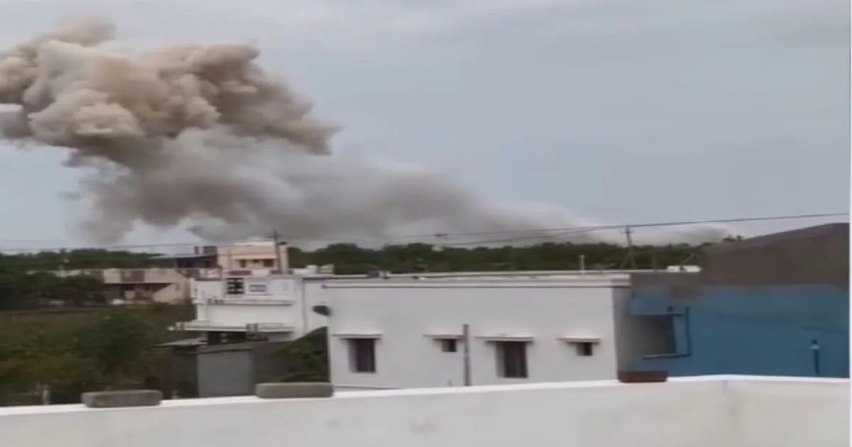 #BREAKING 4 உயிர்களை காவு வாங்கிய வெடி விபத்து - பட்டாசு ஆலை உரிமம் தற்காலிக ரத்து...!