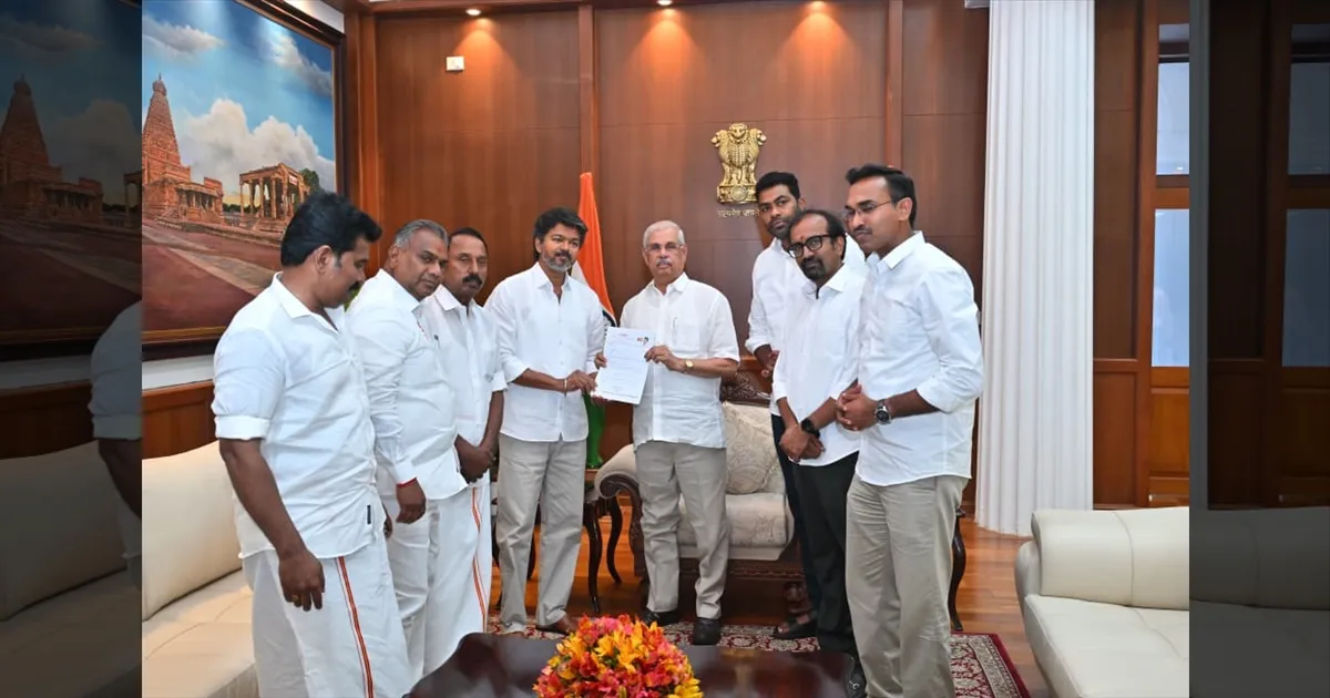 கூட்டணி ஆட்சி அமைக்கிறார் முதல்வர் விஜய்.. நாளை காலை 10 மணிக்குத் தமிழக அமைச்சரவை விரிவாக்கம்!  