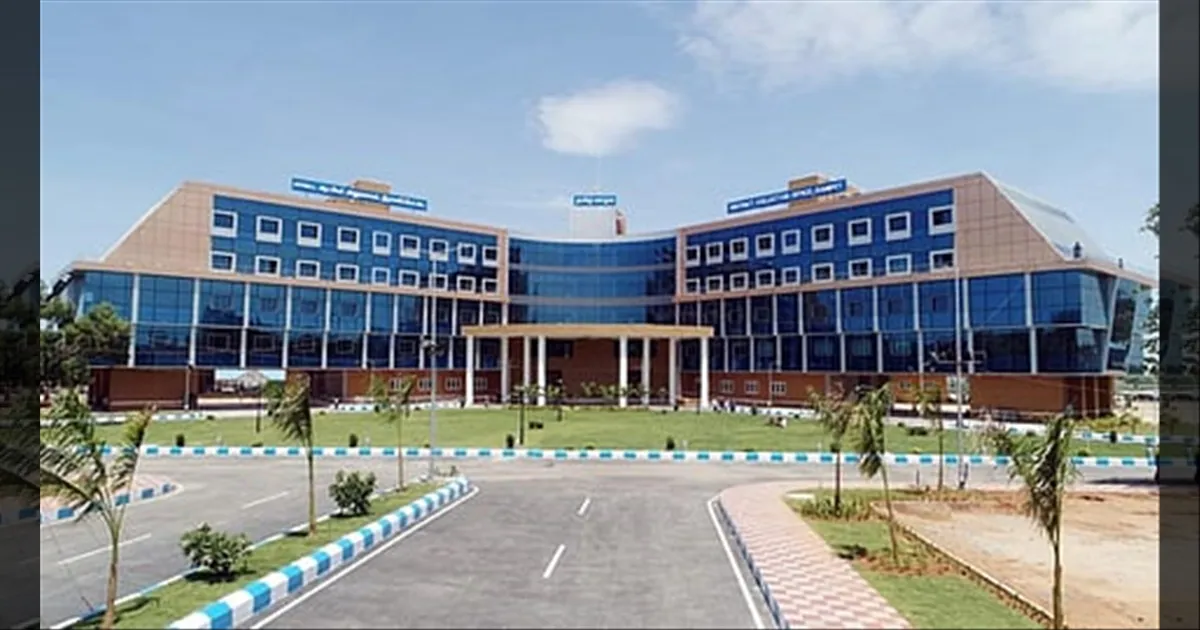 நிலத் தகராறு விபரீதம்..! குடும்பமே தீக்குளிக்க முயற்சி..! ராணிப்பேட்டையில் பரபரப்பு..!!