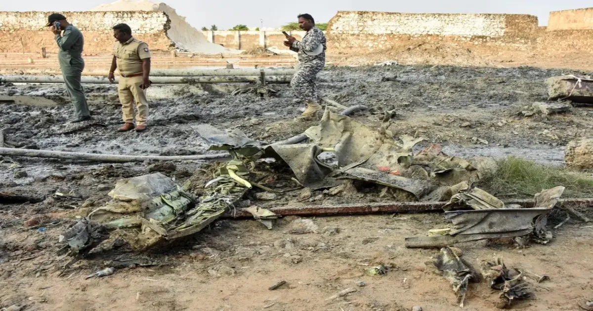 20 அடி பள்ளம்... 2வது நாளாக தீவிரம்... பயிற்சி விமானத்தின் கருப்பு பெட்டி குறித்து கசிந்த முக்கிய தகவல்...!