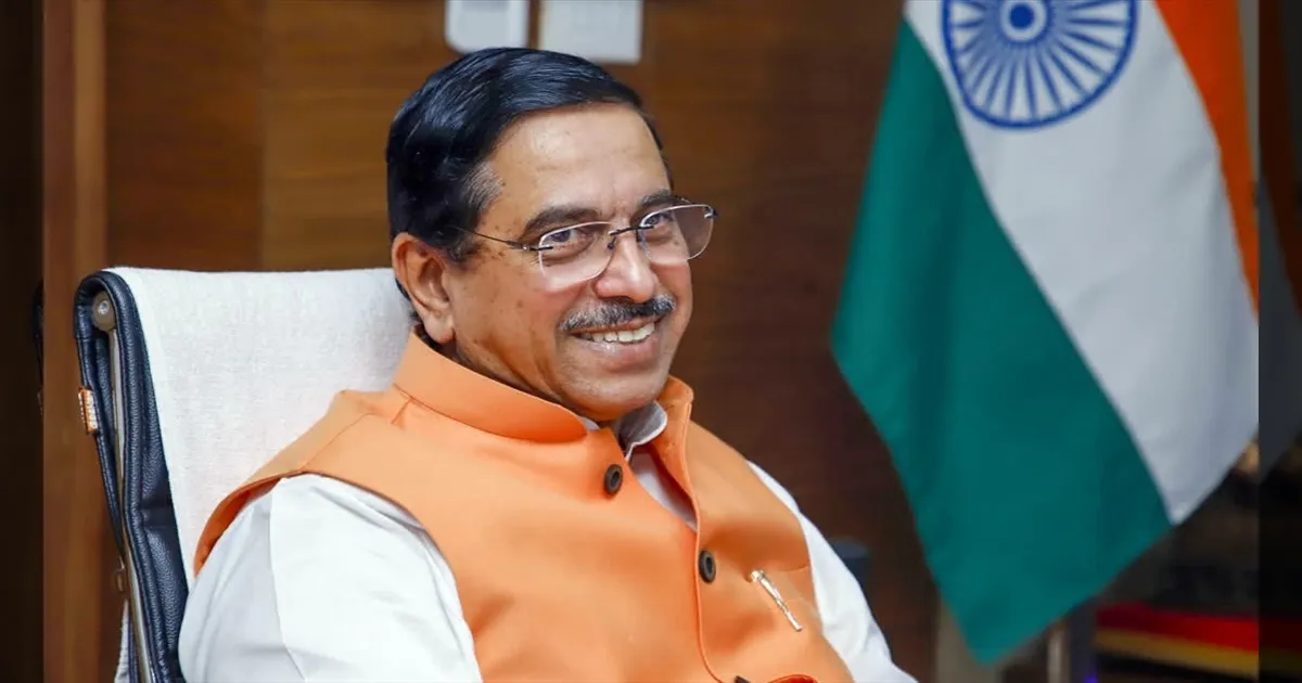 Don’t-believe-rumours-enough-stocks-of-grains-edible-oil-sugar-pulses-with-Centre-Joshi