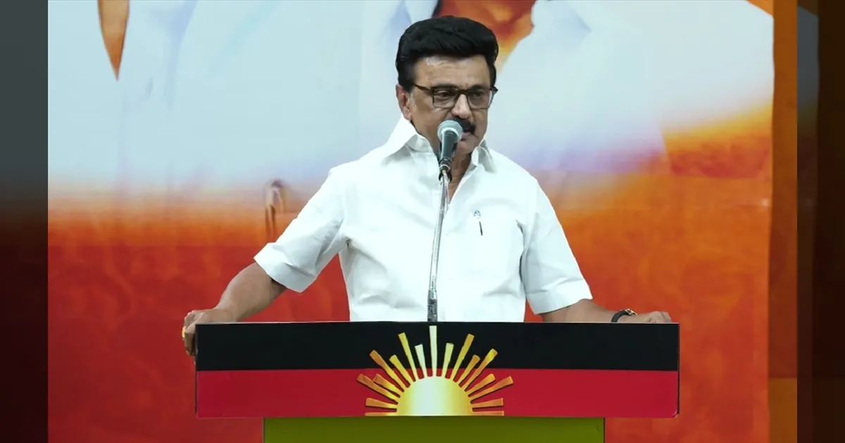 சத்யபாமா உருவத்தை கிண்டலடித்த மு.க.ஸ்டாலின் ... தமிழகமே அதிர திருப்பி அடித்த தவெக ஐடி விங்க்... !