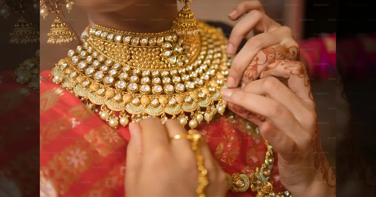 gold-price-increase-silver-rate-decrease