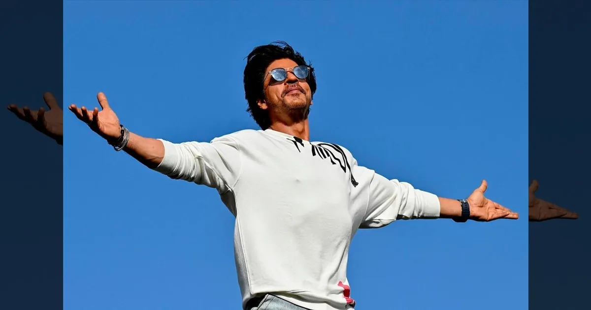 என்னால வெளில வர முடியல.. மன்னிச்சிடுங்க..!! நடிகர் ஷாருக்கான் உருக்கமான பதிவு..!!