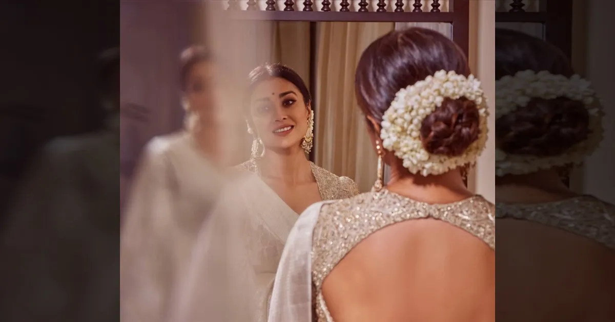 cinema-actress-shriya-saran-latest-saree-photoshoot-tamilcinema