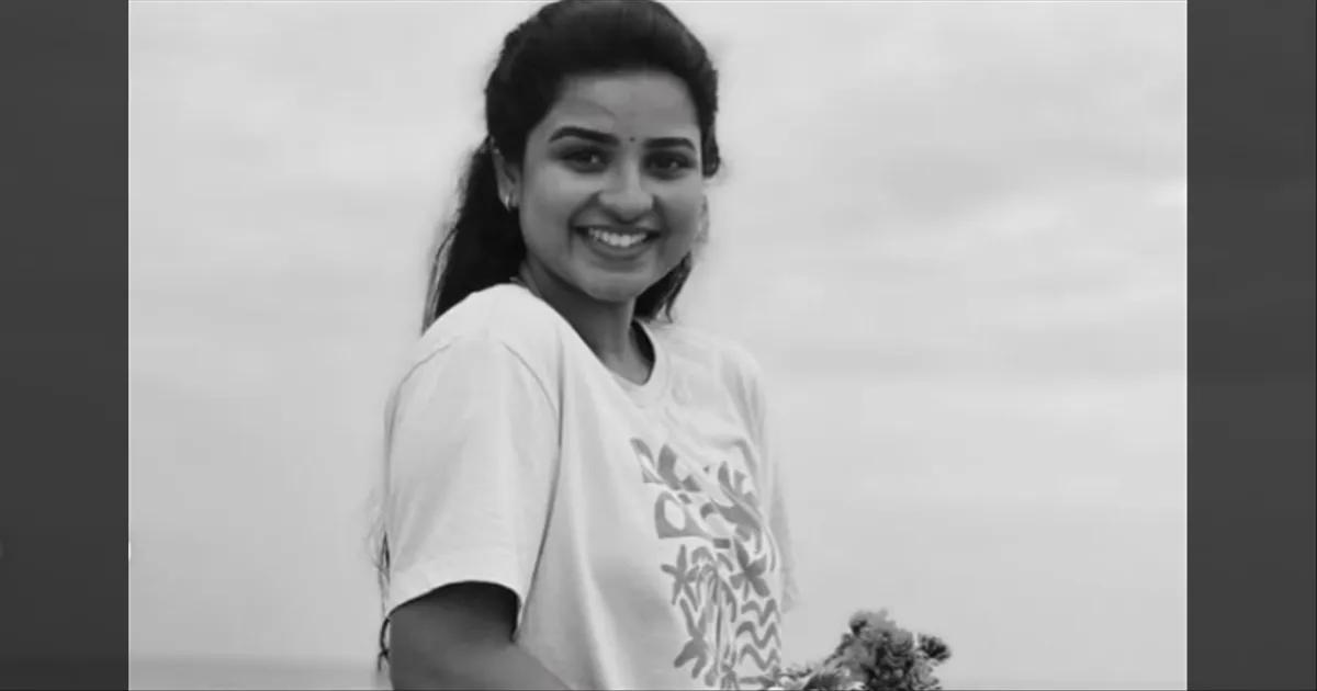 கார்த்திகை தீபம் சீரியல் நடிகை வைஷ்ணவி..!! பற்ற வைக்கும் ஸ்டைலிஷ் போட்டோஸ் ரிலீஸ்..! 