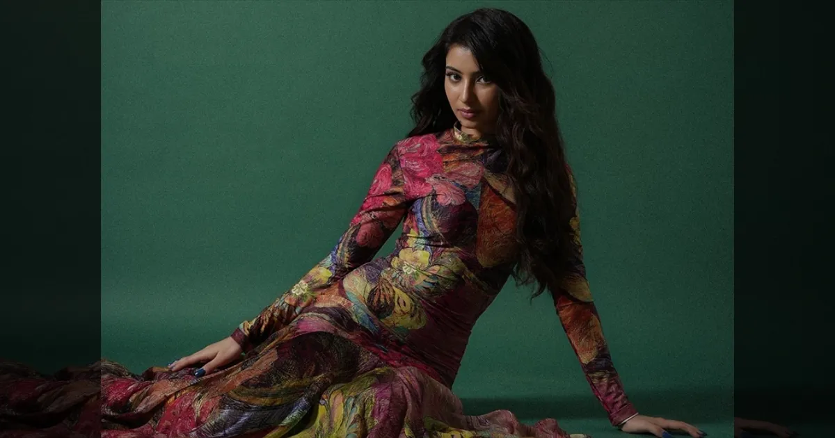 cinema-sara-arjun-latest-stunning-photoshoot-tamilcinema