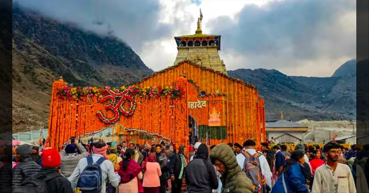 Kedarnath-Temple-Adorned-With-Flowers-As-Portals-Closed-today 
