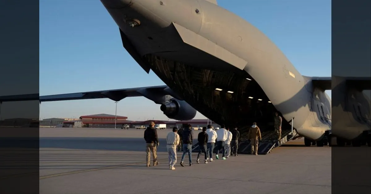 200 இந்தியர்களை நாடு கடத்தியது அமெரிக்கா..!! இதுல ஒரு கேங்ஸ்டர் இருக்காரு..!! யார் தெரியுமா..??