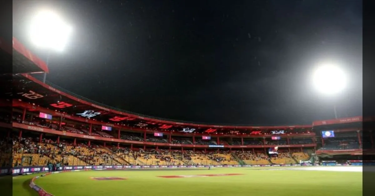 போடு தகிட.. தகிட..!! பெங்களூரு மைதானத்தில் மீண்டும் ஐபிஎல்..!! கொண்டாட்டத்தில் ரசிகர்கள்..!!