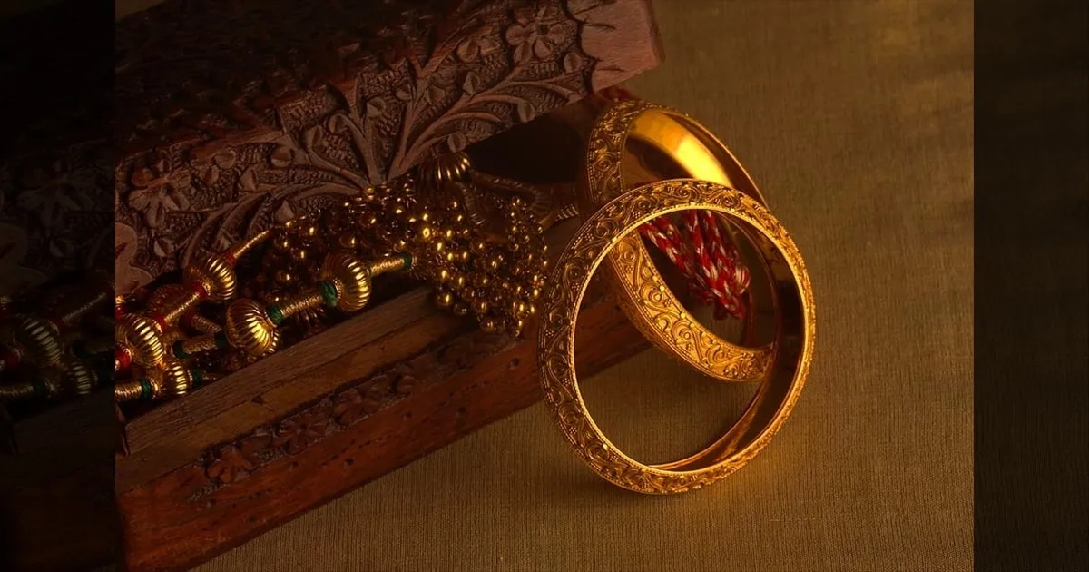 gold-price-decrease-silver-rate-increased