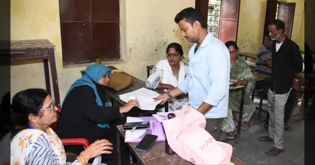 தமிழகத்தில் SIR பணிகள் விறுவிறு..!! மேலும் 10 நாட்கள் அவகாசம்..!! சுப்ரீம் கோர்ட் அதிரடி..!!