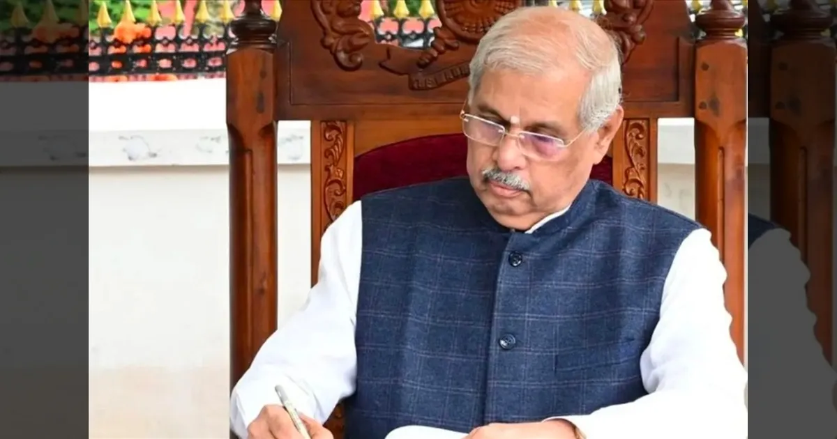 தமிழ்வழி கல்வி பயின்றோருக்கு அரசுப் பணியில் முன்னுரிமை.. மசோதாவுக்கு கிரீன் சிக்னல் காட்டிய ஆளுநர்!!