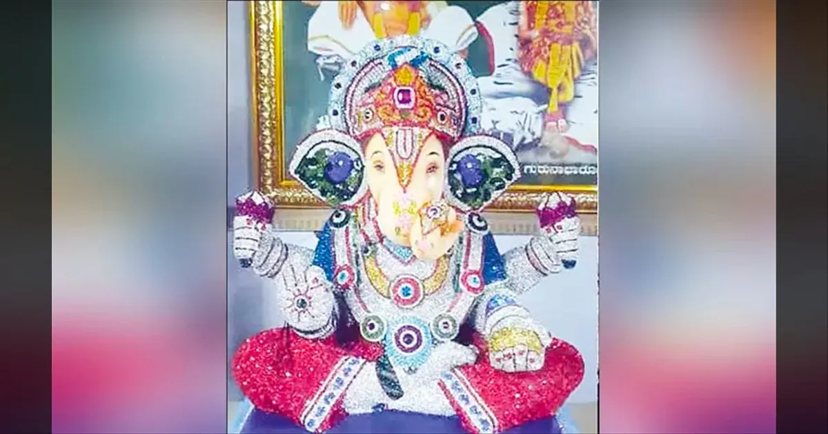 வைரத்தில் ஜொலிக்கும் விநாயகர்.. அடேங்கப்பா..!! இத்தனை லட்சமா..!!