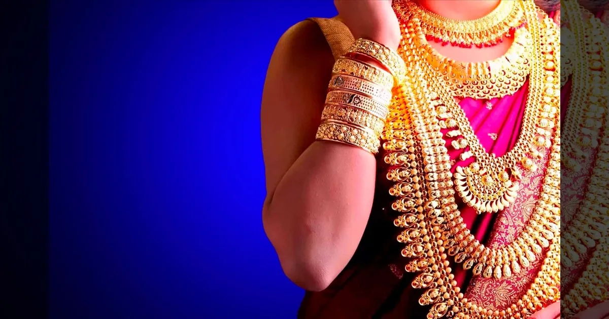 வாரத்தின் முதல் நாள் ஷாக்..!! எகிறிய தங்கம் விலை..!! இன்றைய நிலவரம் என்ன..??