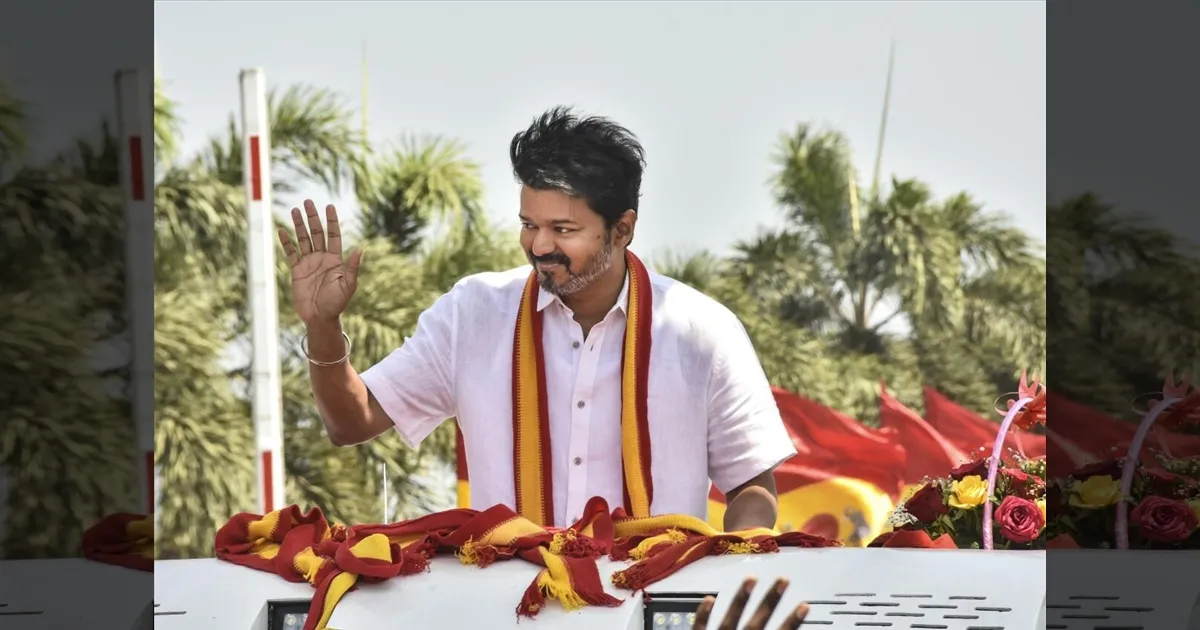 cinema-vijay-buys-luxury-bus-to-campaign-tamilcinema