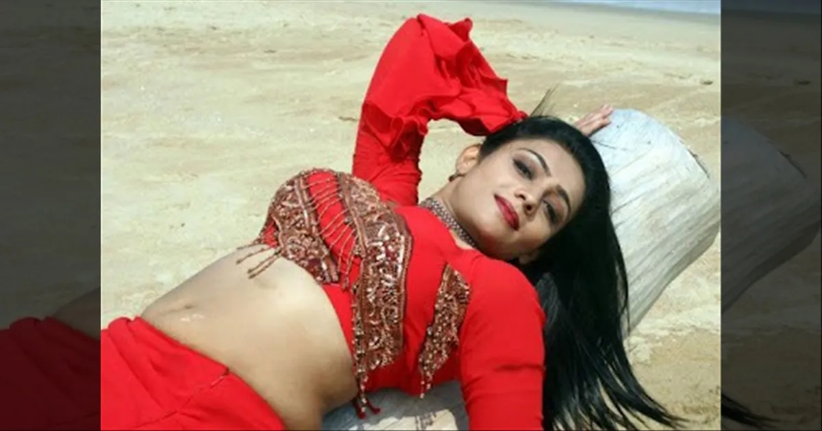 cinema-im-single-a-famous-actress-post-about-divorcing-her-3rd-husband-tamilcinema