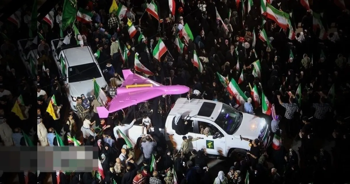 என்னது..!! பிங்க் கலர்ல ட்ரோன்-ஆ..!! பெண்கள் தினத்திற்கு வித்தியாச வாழ்த்து..!!  ஈரான் செயலால் அதிர்ச்சி..!!